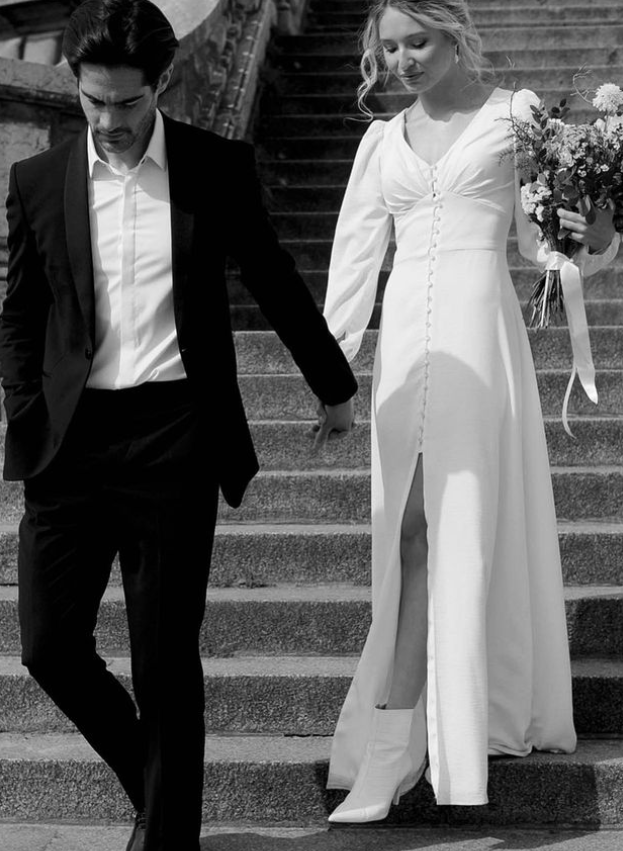 Elopement Minimalist Long Sleeves Wedding Dresses With Floor-Length