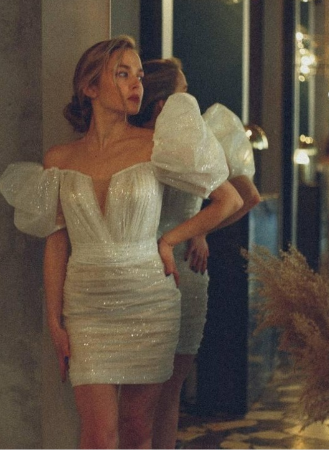 Minimalist Elopement Sparkly Off-The-Shoulder Wedding Dresses With Sheath/Column