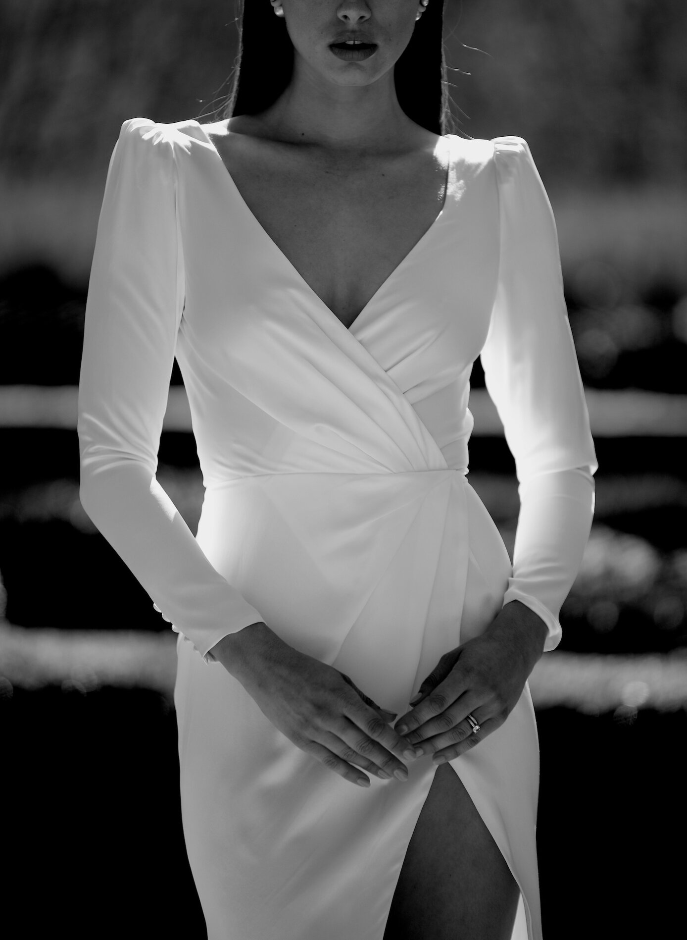 Minimalist V-Neck Long Sleeves Slit Wedding Dresses With Sheath/Column