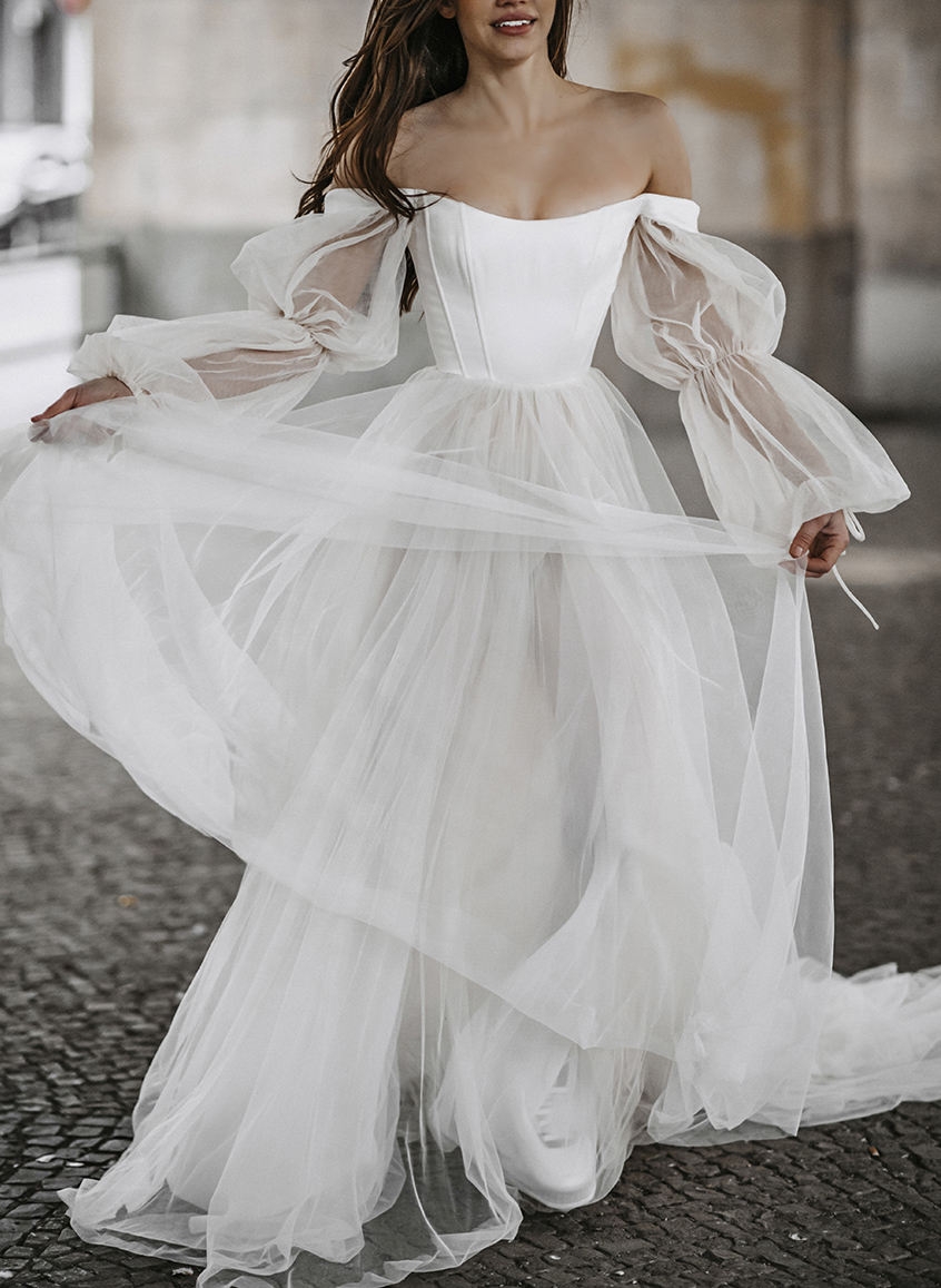 Boho Tulle Off-The-Shoulder Long Sleeves A-Line Wedding Dresses