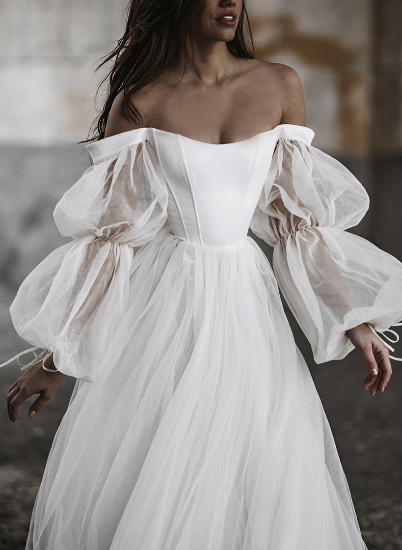 Boho Tulle Off-The-Shoulder Long Sleeves A-Line Wedding Dresses