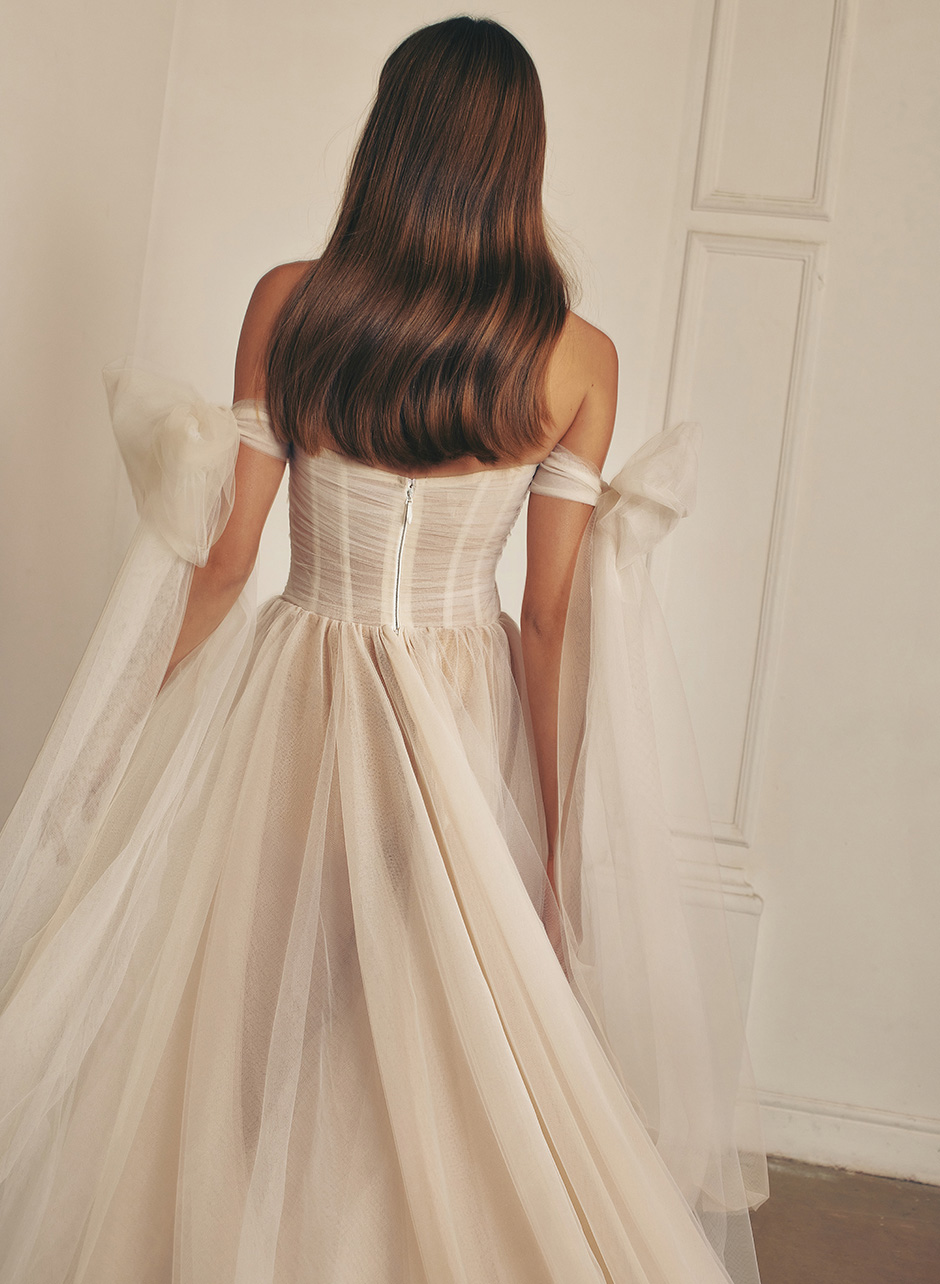 Beach Pleated Tulle Off-The-Shoulder A-Line Wedding Dresses With Split Front