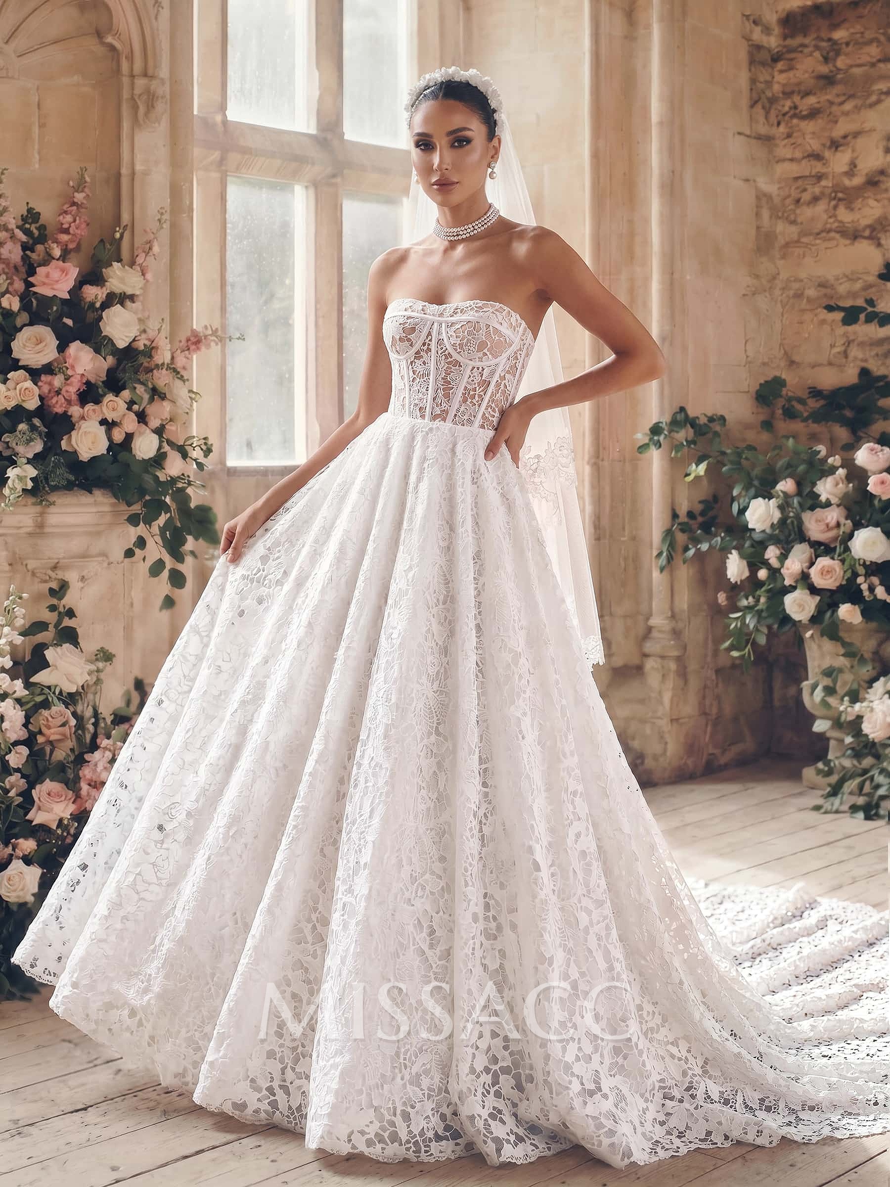 A-Line Strapless Sleeveless Vintage Lace Wedding Dresses With Pockets