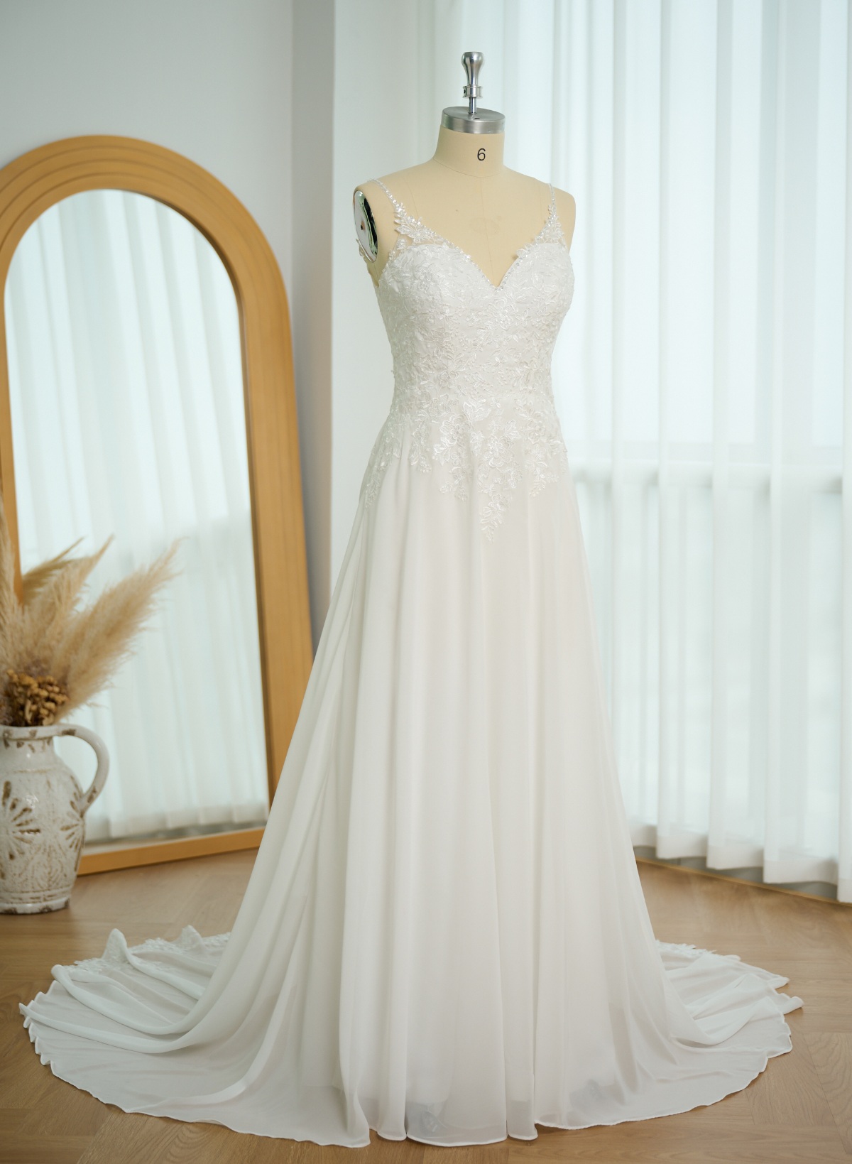 Mermaid V-Neck Sleeveless Sweep Train Wedding Dresses With Appliques Lace