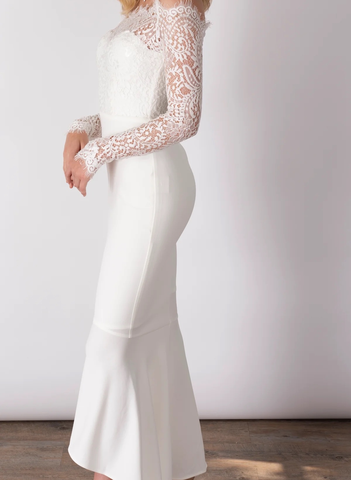 Boho Lace Mermaid Off-The-Shoulder Wedding Dresses With Long Sleeves