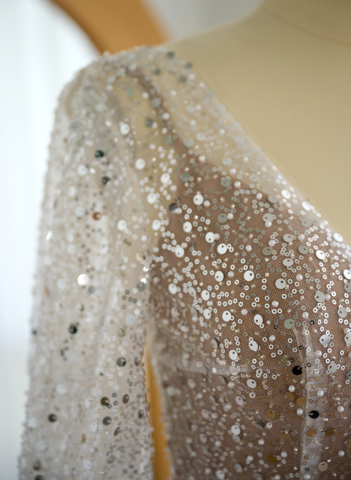 Beach Open Back V-Neck Long Sleeves Wedding Dresses