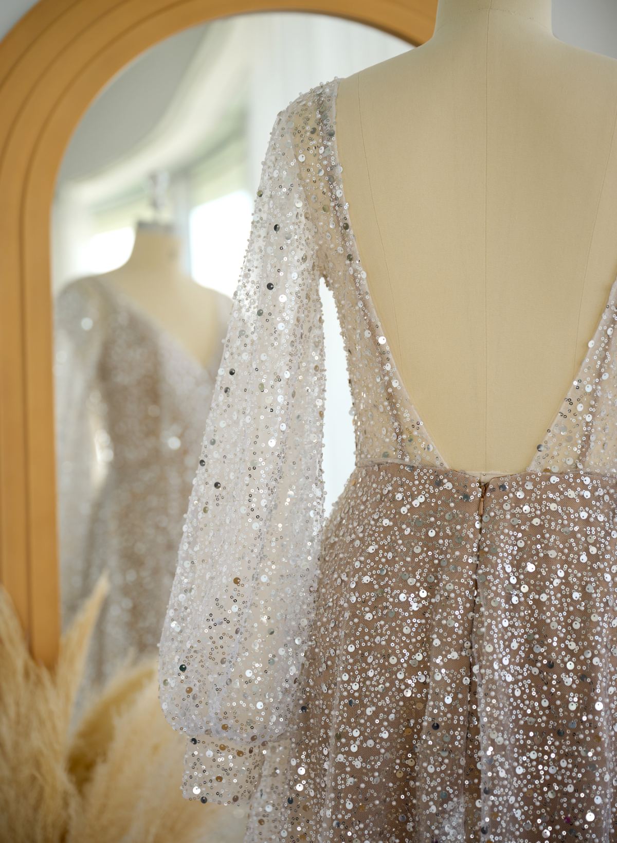 Beach Open Back V-Neck Long Sleeves Wedding Dresses