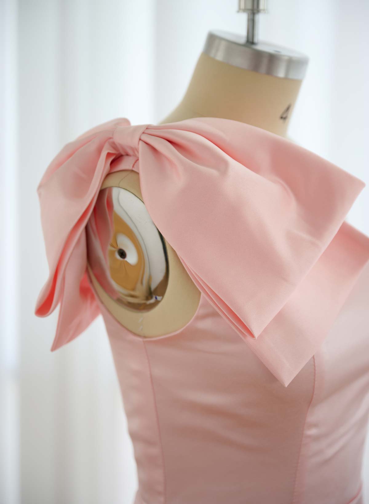 One-Shoulder Sheath/Column Satin Bridesmaid Dresses With Bow