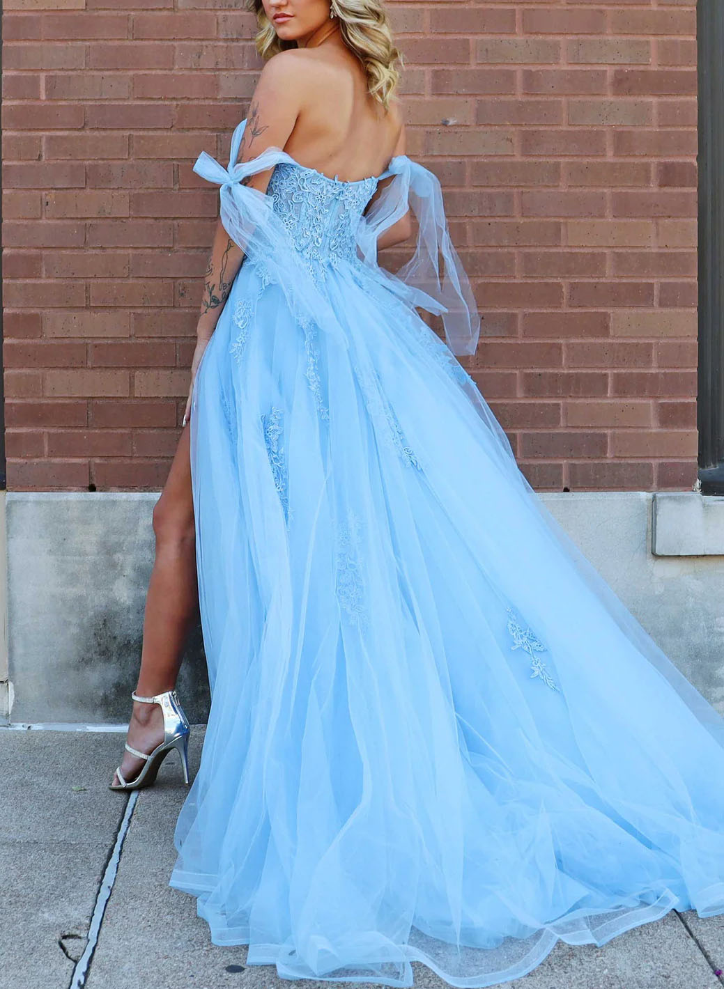 Off-The-Shoulder Lace A-Line Tulle Evening Dresses