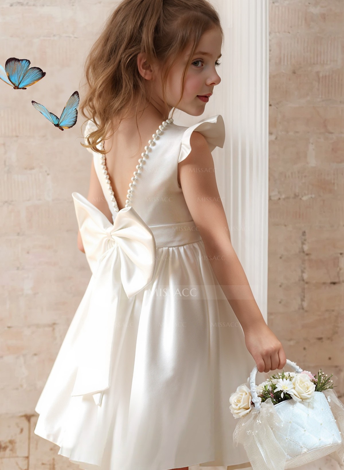 A-Line Scoop Neck Sleeveless Satin Flower Girl Dresses With Bow(s)/Beading