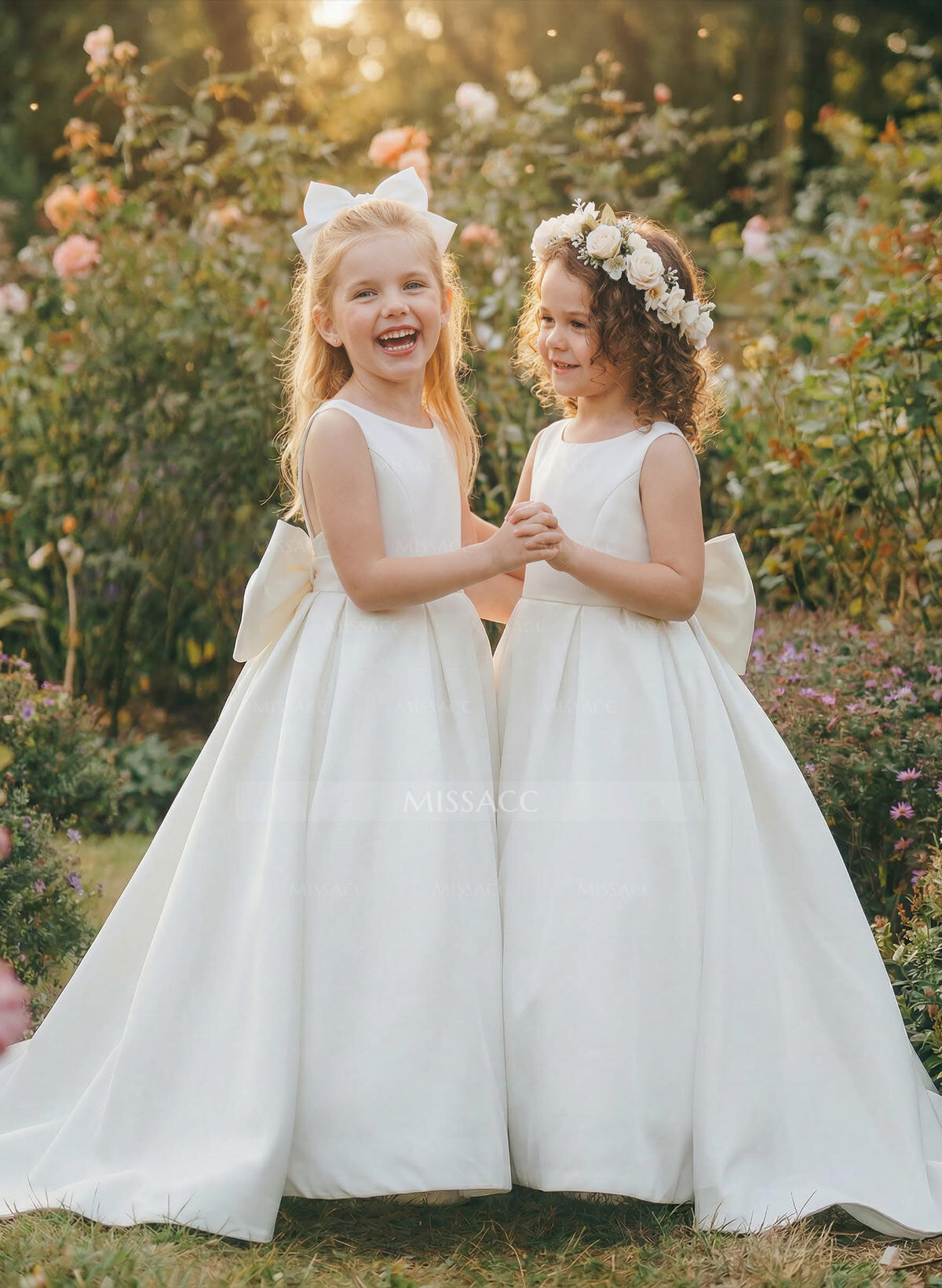 Ball-Gown Scoop Neck Sleeveless Satin Flower Girl Dresses With Bow(s)