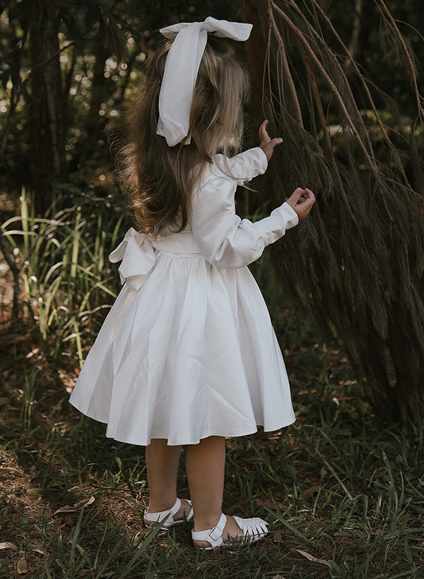 A-Line Scoop Neck Long Sleeves Satin Flower Girl Dresses With Bow(s)