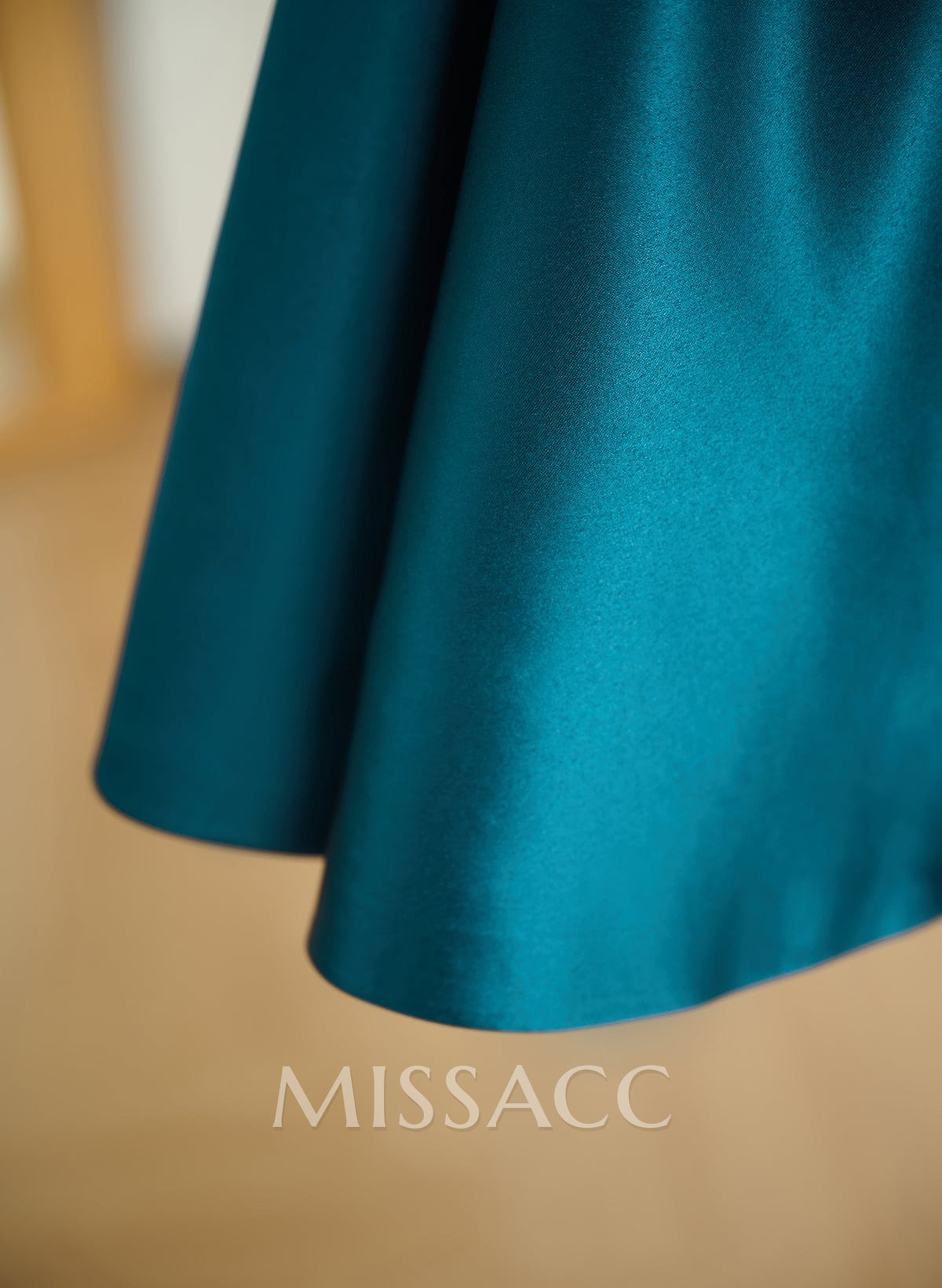 A-Line Strapless Sleeveless Short/Mini Satin Homecoming Dresses With Pockets