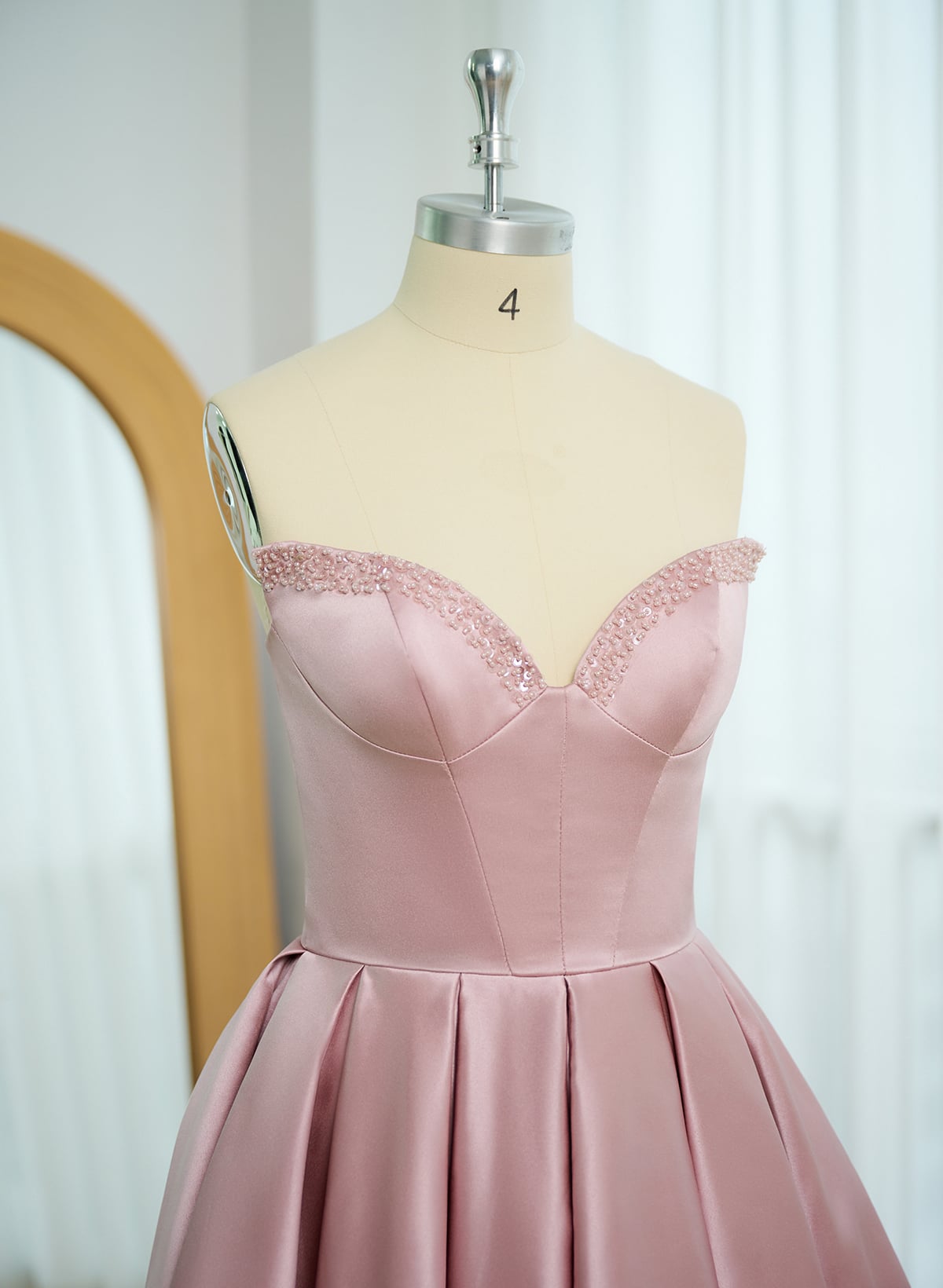 Sweetheart A-Line Satin Beading Homecoming Dresses