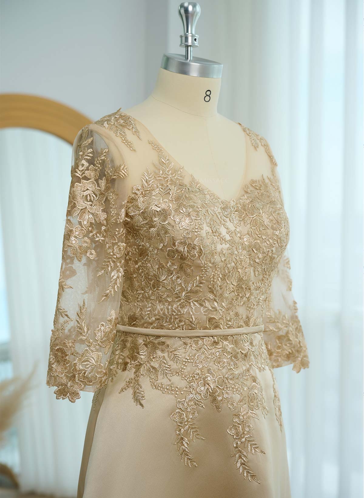 Elegant Lace A-Line Satin Mother Of The Bride Dresses With Pockets