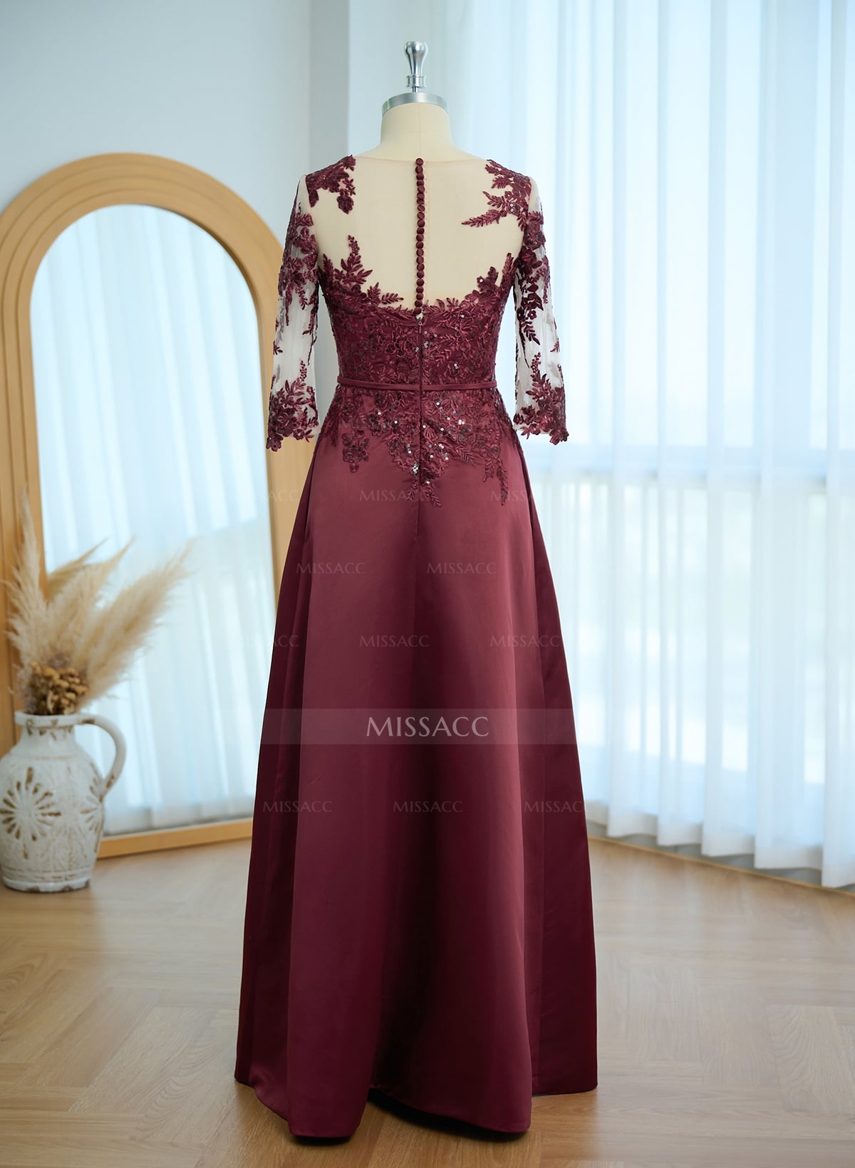 Elegant Lace A-Line Satin Mother Of The Bride Dresses With Pockets