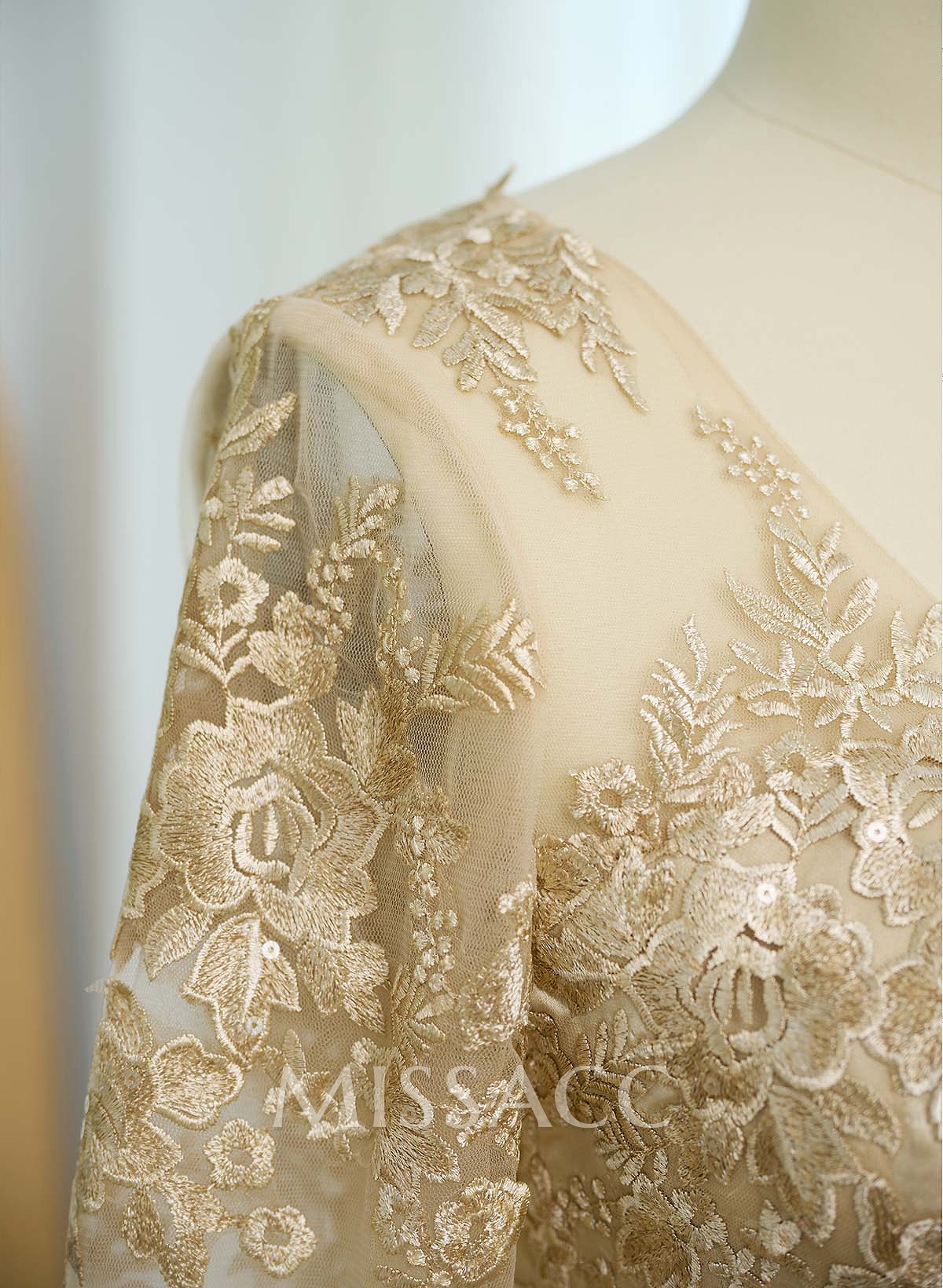 Elegant Lace A-Line Satin Mother Of The Bride Dresses With Pockets