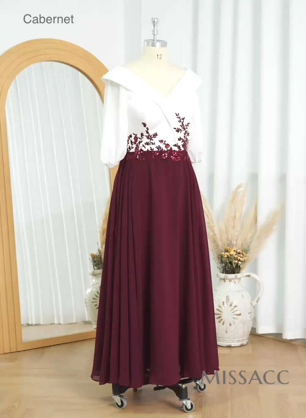 A-Line V-Neck 3/4 Sleeves Chiffon Mother Of The Bride Dresses With Sequins Appliques Lace