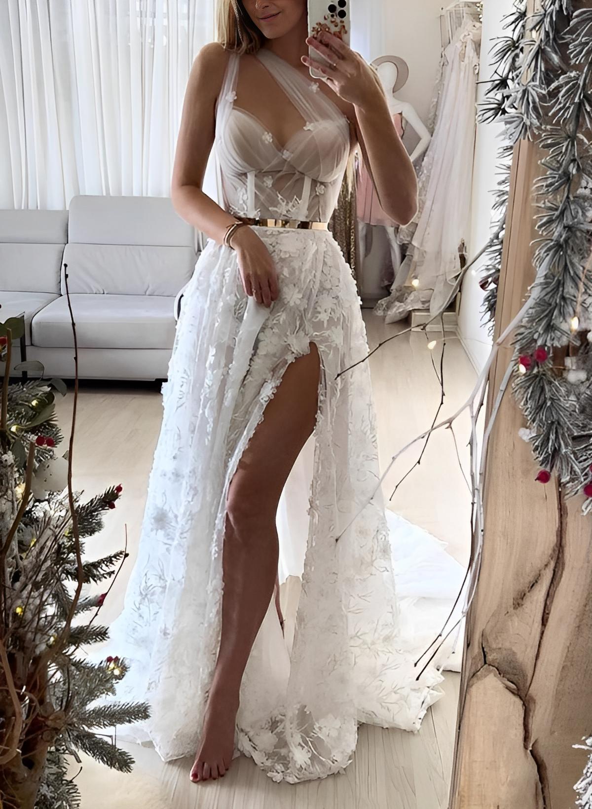 Beach A-Line Lace Wedding Dresses With Split Front