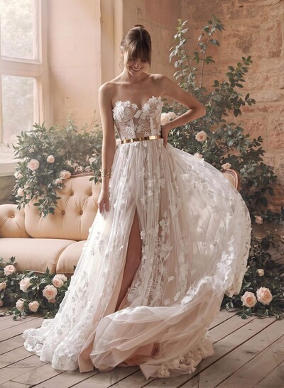 Beach A-Line Sweetheart Lace Wedding Dresses With Split Front