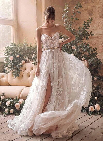 Beach A-Line Sweetheart Lace Wedding Dresses With Split Front