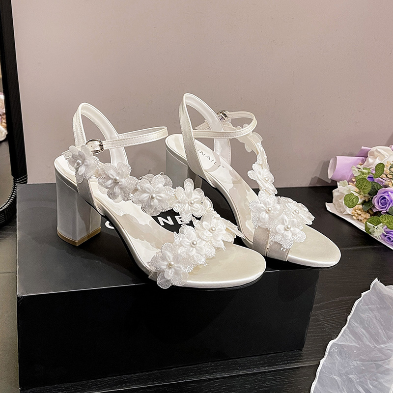 Open Toe Chunky Heel Wedding Shoes For Women With Flowers