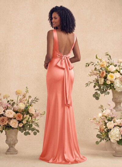 Trumpet/Mermaid Cowl Neck Sleeveless Stretch Satin Bridesmaid Dresses With Bow(s)