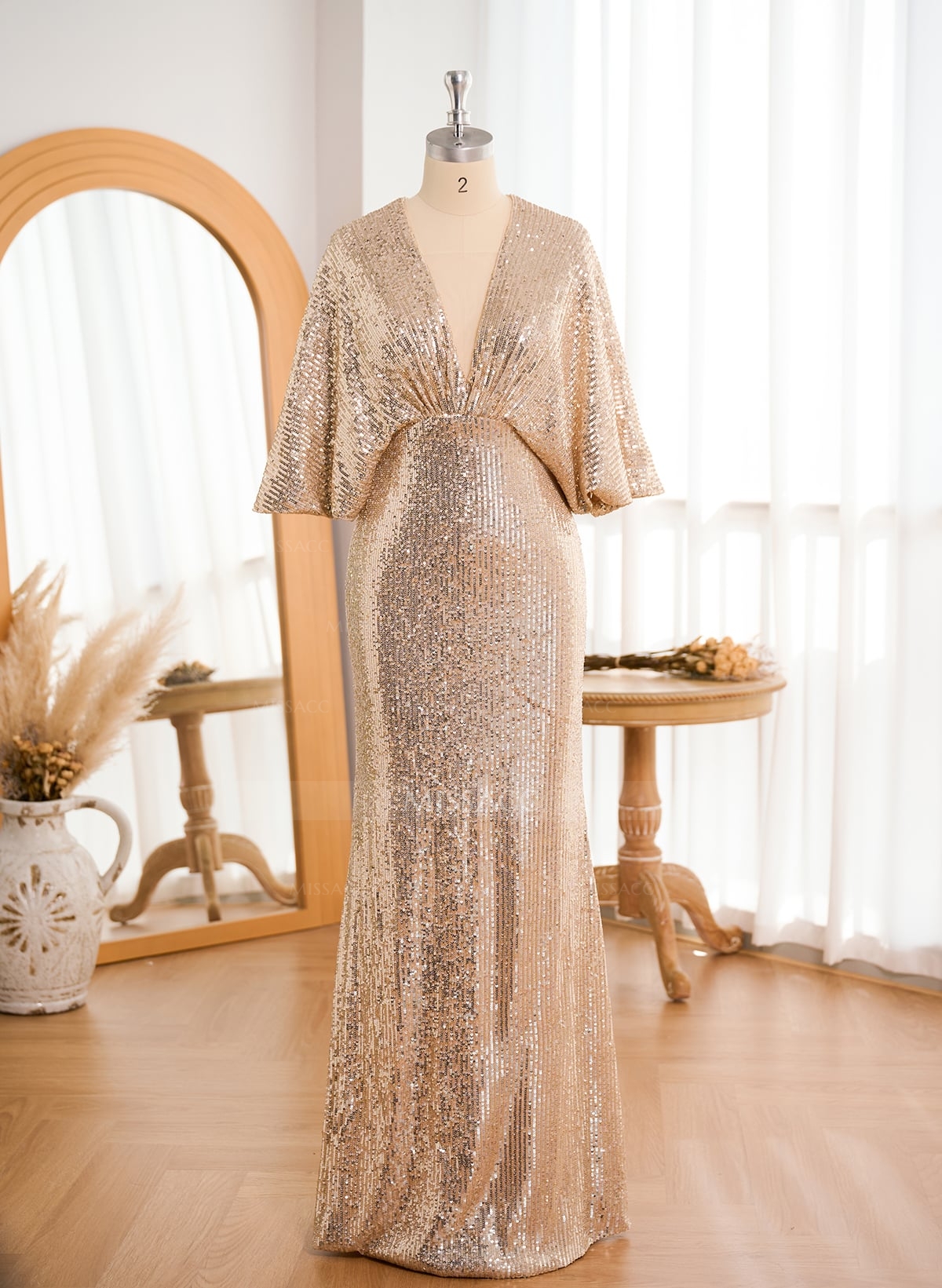 Sparkly Plunge Neck Short Sleeves Mother Of The Bride Dresses With Outcut On Back