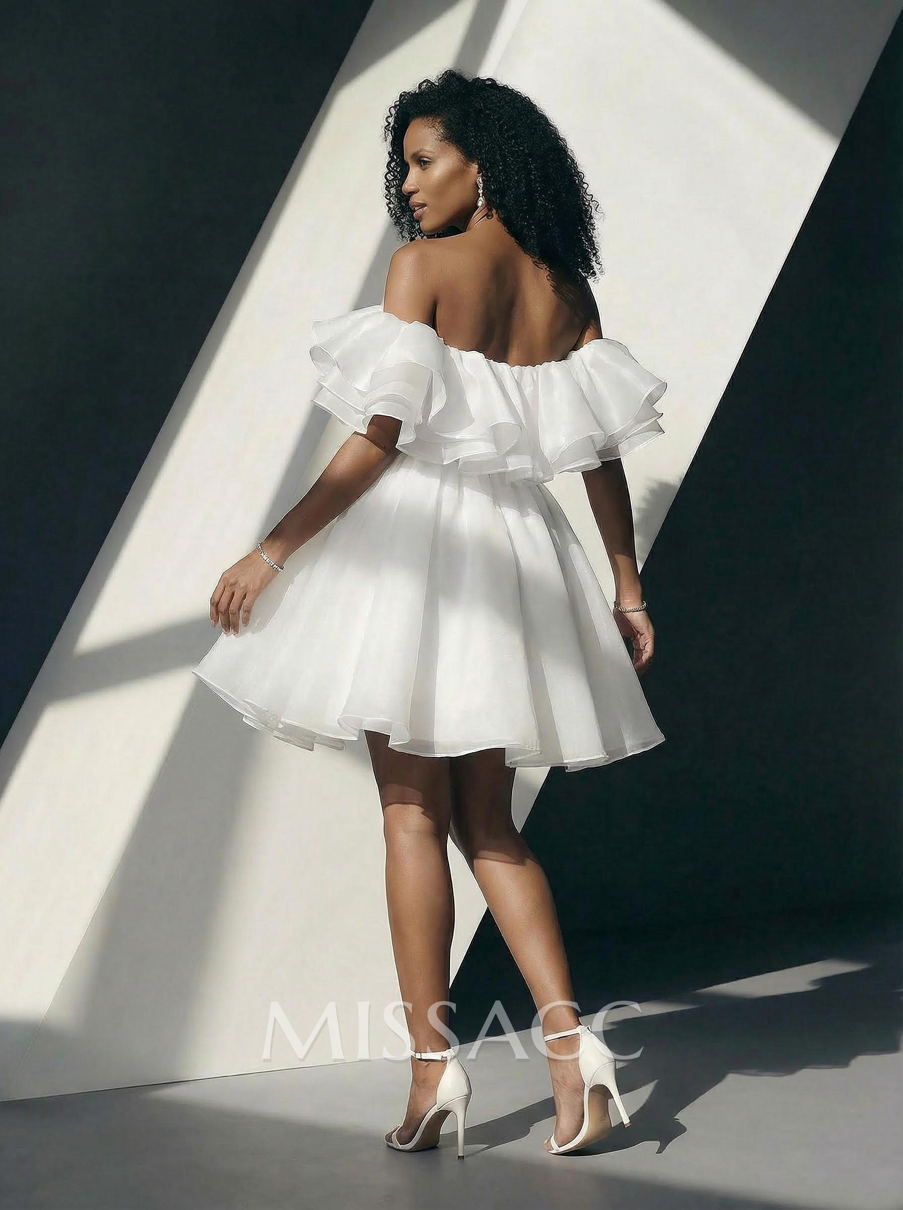 A-Line Off-The-Shoulder Sleeveless Short/Mini Organza Wedding Dresses
