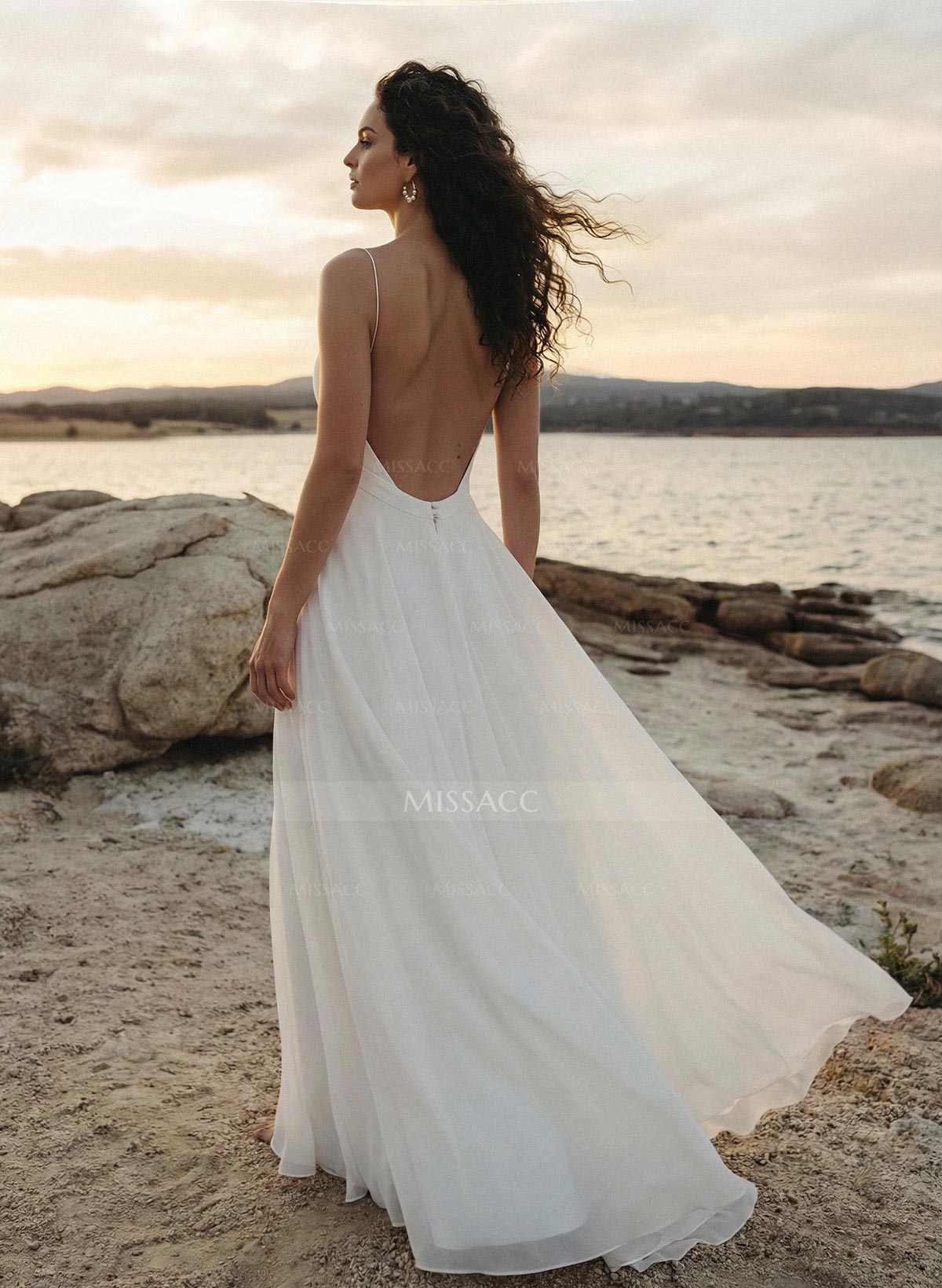 Beach/Boho Long Sleeves Sweep Train Chiffon Wedding Dresses With Lace