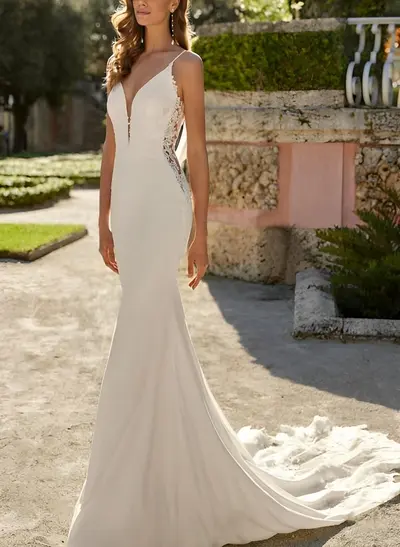 Beach/Boho Mermaid V-Neck Sleeveless Court Train Wedding Dresses With Lace