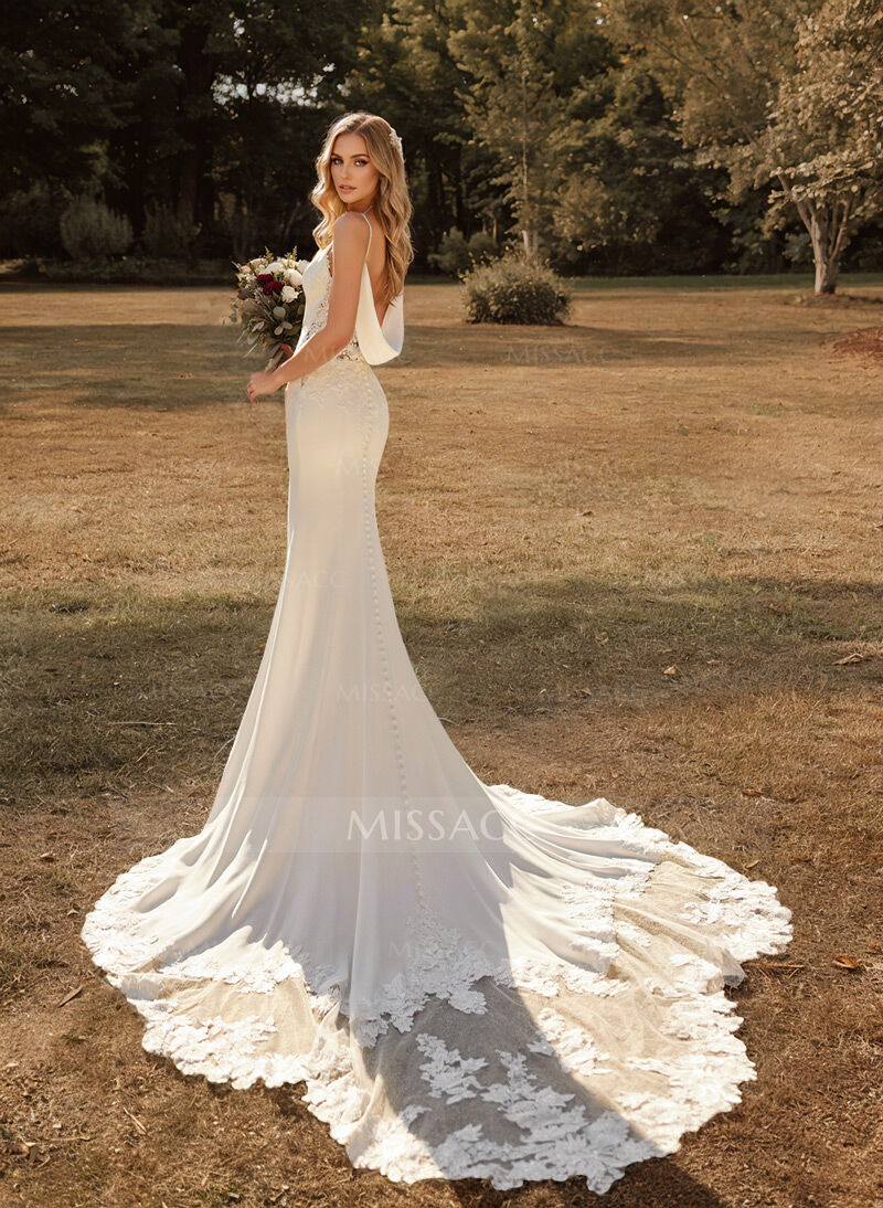 Beach/Boho Mermaid V-Neck Sleeveless Court Train Wedding Dresses With Lace
