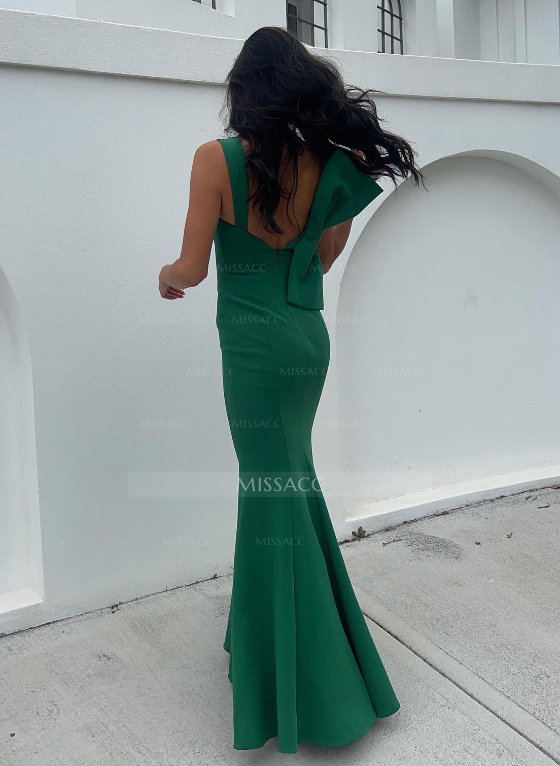 One-Shoulder Trumpet/Mermaid Open Back Bridesmaid Dresses With Bow