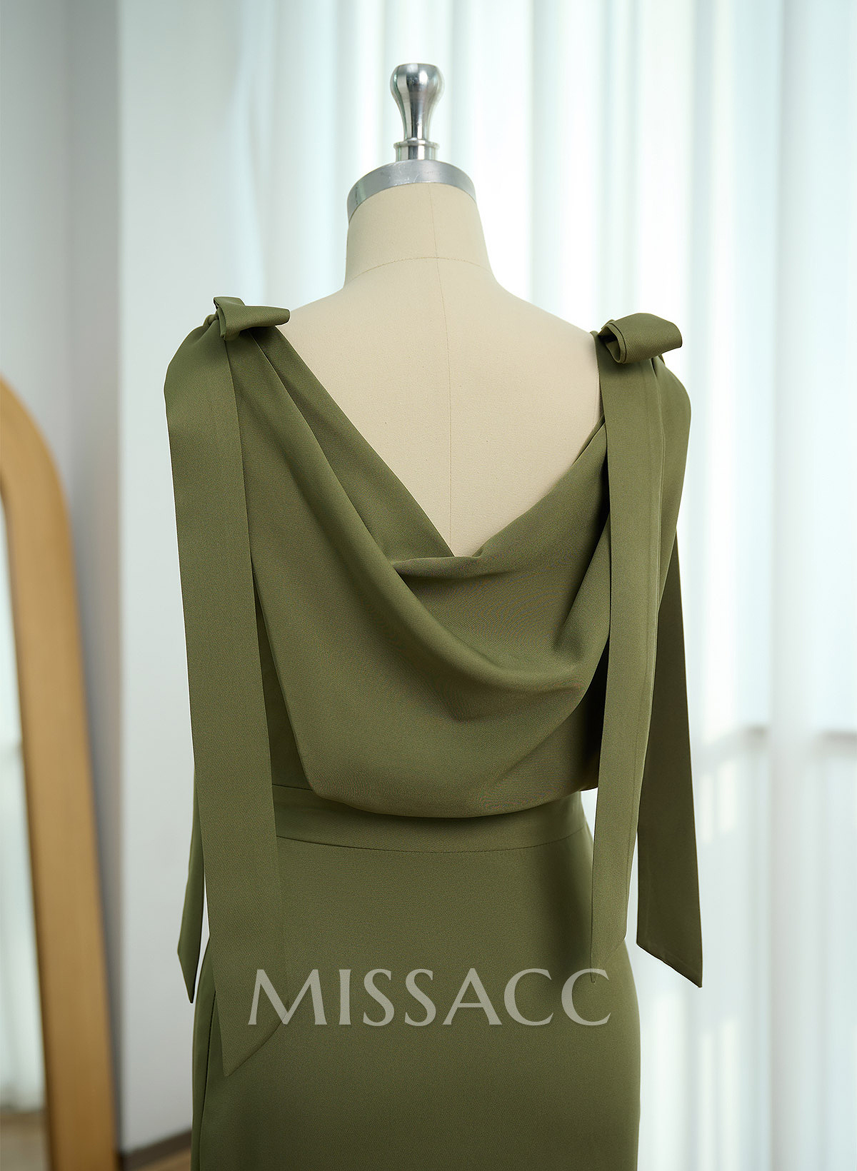Cowl Neck Sleeveless Floor-Length Bridesmaid Dresses Cowl Neck Sleeveless Floor-Length Bridesmaid Dresses