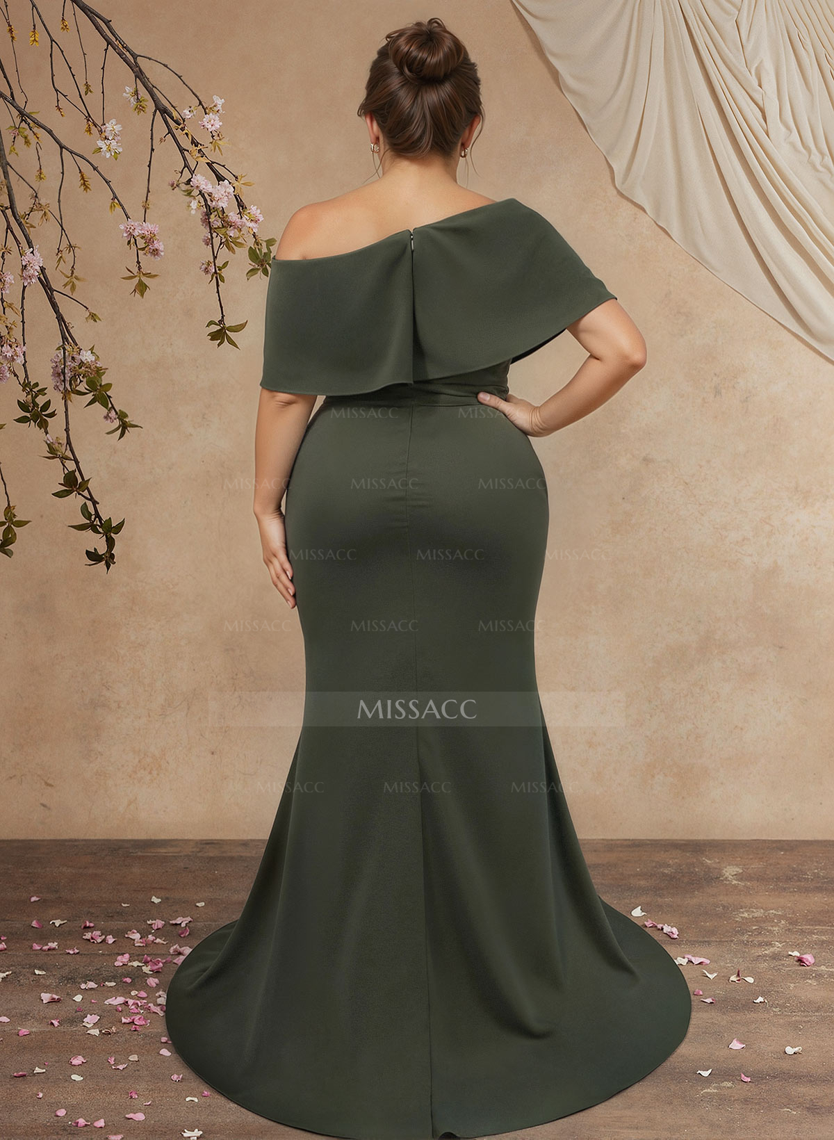 Trumpet/Mermaid Asymmetrical Neck Elastic Satin Mother Of The Bride Dresses