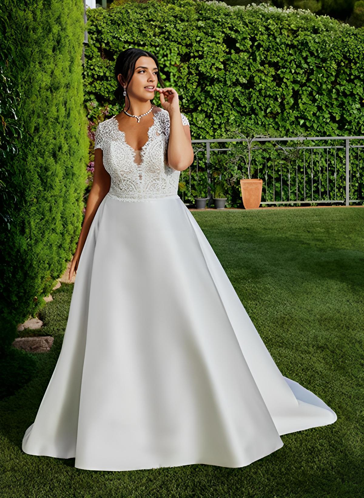 Plus Size A-Line V-Neck Short Sleeves Sweep Train Lace/Satin Wedding Dresses