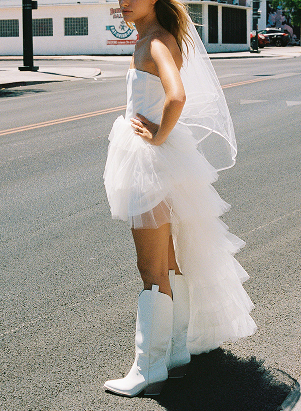 A-Line Strapless Sleeveless Asymmetrical Tulle Wedding Dresses