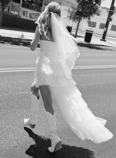 A-Line Strapless Sleeveless Asymmetrical Tulle Wedding Dresses