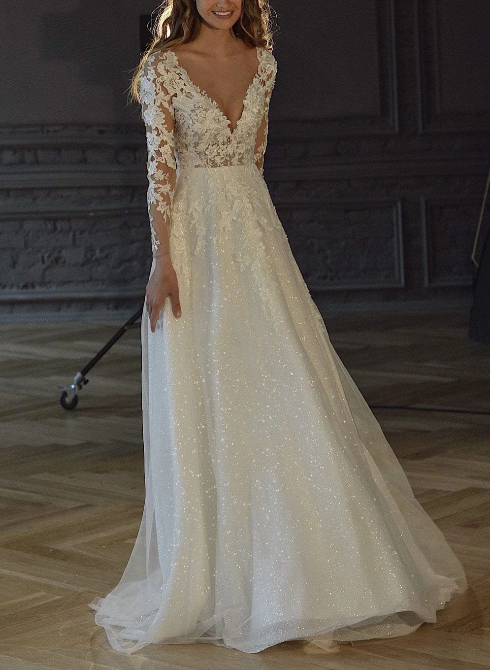 Long Sleeves Lace Sparkly V-Neck Wedding Dresses