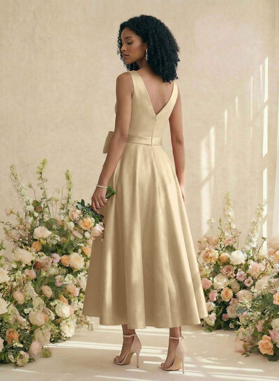 A-Line V-Neck Satin Mother Of The Bride Dresses With Bow(s)/Pockets