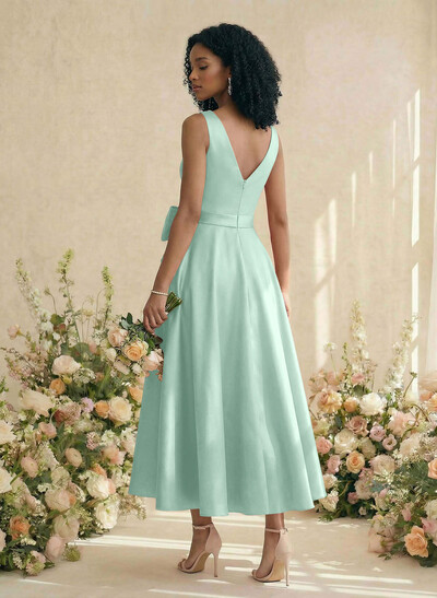 A-Line V-Neck Satin Mother Of The Bride Dresses With Bow(s)/Pockets