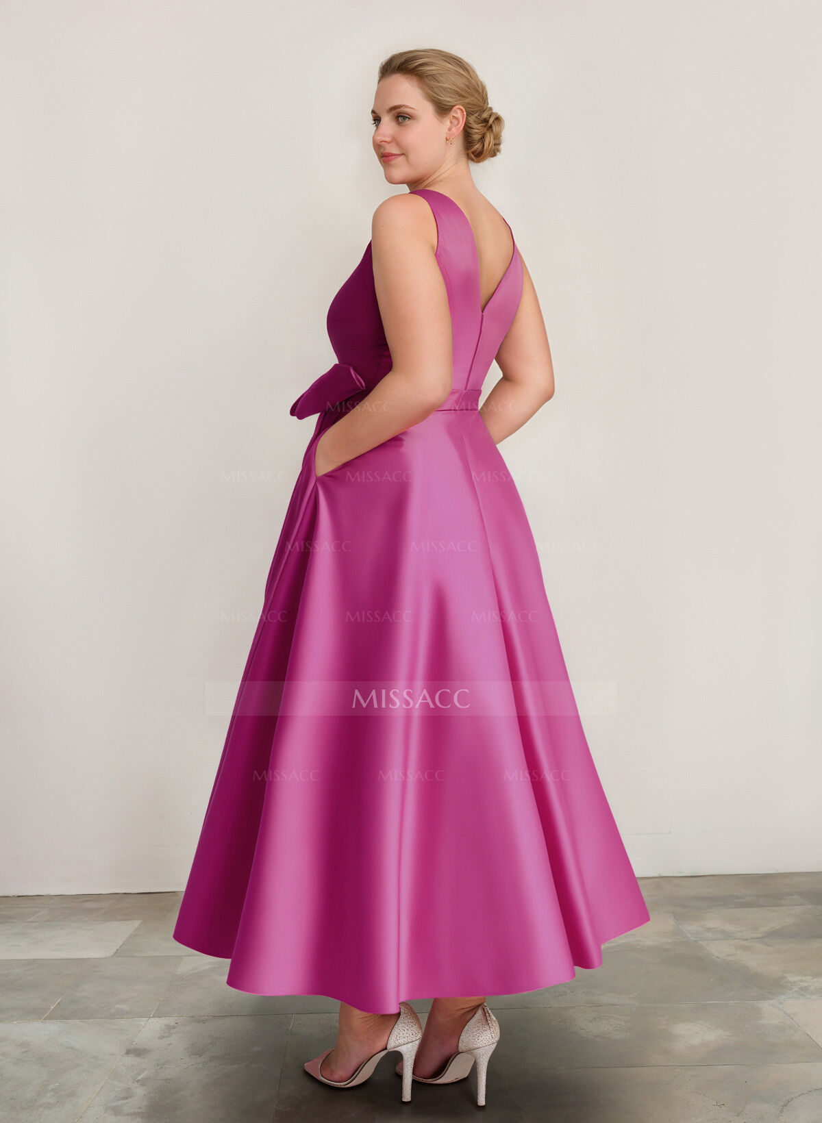 A-Line V-Neck Satin Mother Of The Bride Dresses With Bow(s)/Pockets
