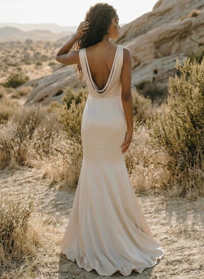 Sheath/Column Scoop Neck Silk Like Satin Bridesmaid Dresses With Split Front