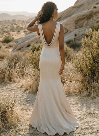 Sheath/Column Scoop Neck Silk Like Satin Bridesmaid Dresses With Split Front