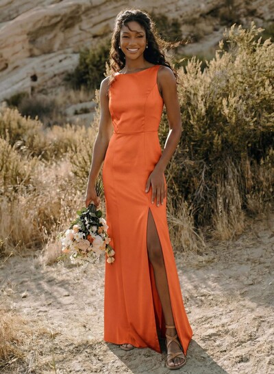 Sheath/Column Scoop Neck Silk Like Satin Bridesmaid Dresses With Split Front