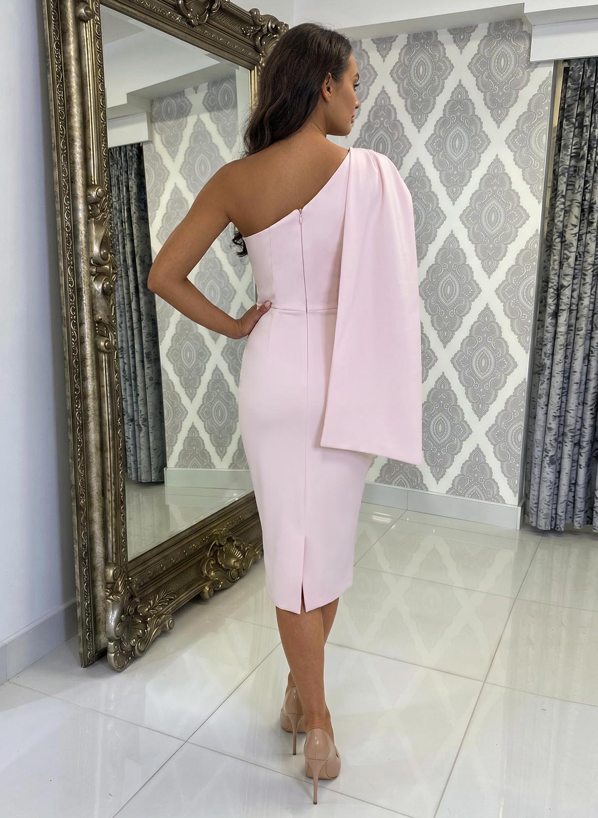 Sheath/Column One-Shoulder 3/4 Sleeves Elastic Satin Cocktail Dresses