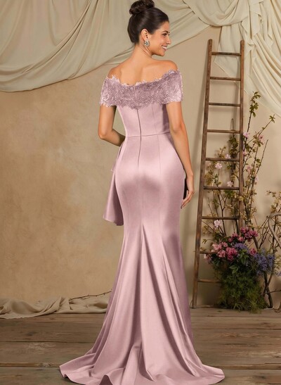 Trumpet/Mermaid Lace/Satin Mother Of The Bride Dresses With Ruffle