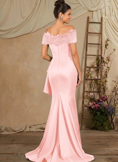 Trumpet/Mermaid Lace/Satin Mother Of The Bride Dresses With Ruffle