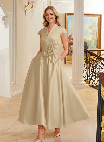 Classic V-Neck Short Sleeves Satin Mother Of The Bride Dresses With 3D Floral