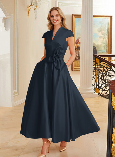 Classic V-Neck Short Sleeves Satin Mother Of The Bride Dresses With 3D Floral